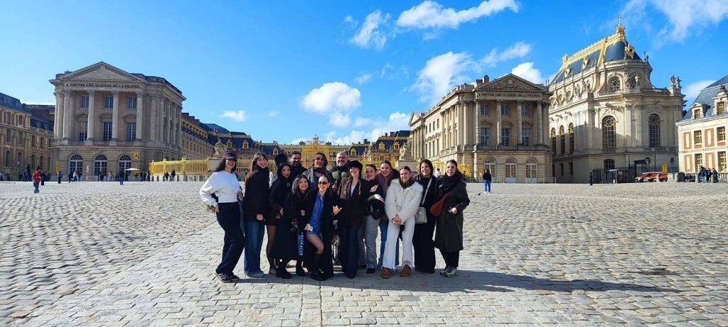 Alumnas de Baile Flamenco del C.P.D. Fortea durante su movilidad en París
